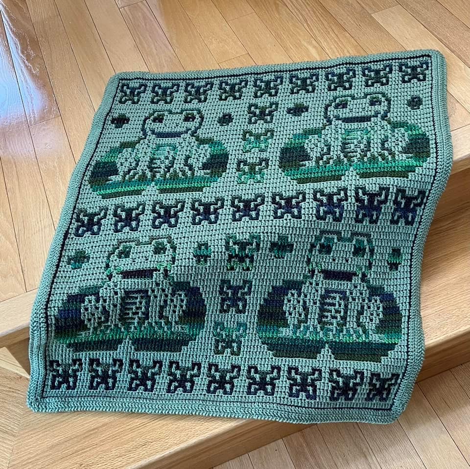 Conjunto de patrones de manta de bebé tejida a crochet con mosaico superpuesto en Froggy Pond