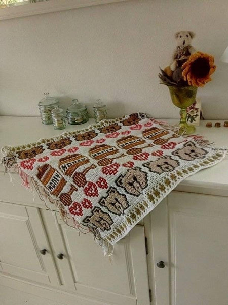 Bee My Honey Bear Overlay Mosaic Crochet Pattern – Little Green