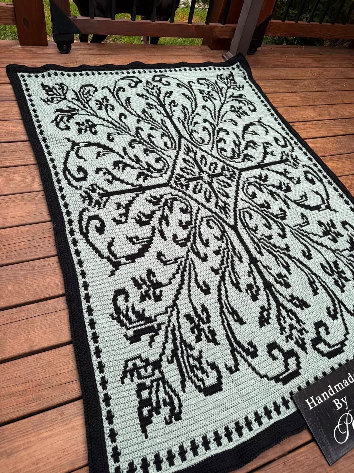 Antique Scrollwork Overlay Mosaic Crochet Blanket Pattern